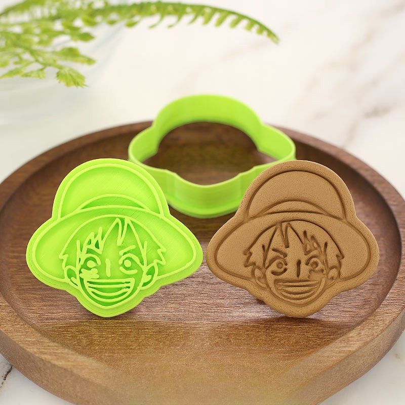 Kitchen Gadgets In - قالب طهي وتشكيل على شكل شخصيات